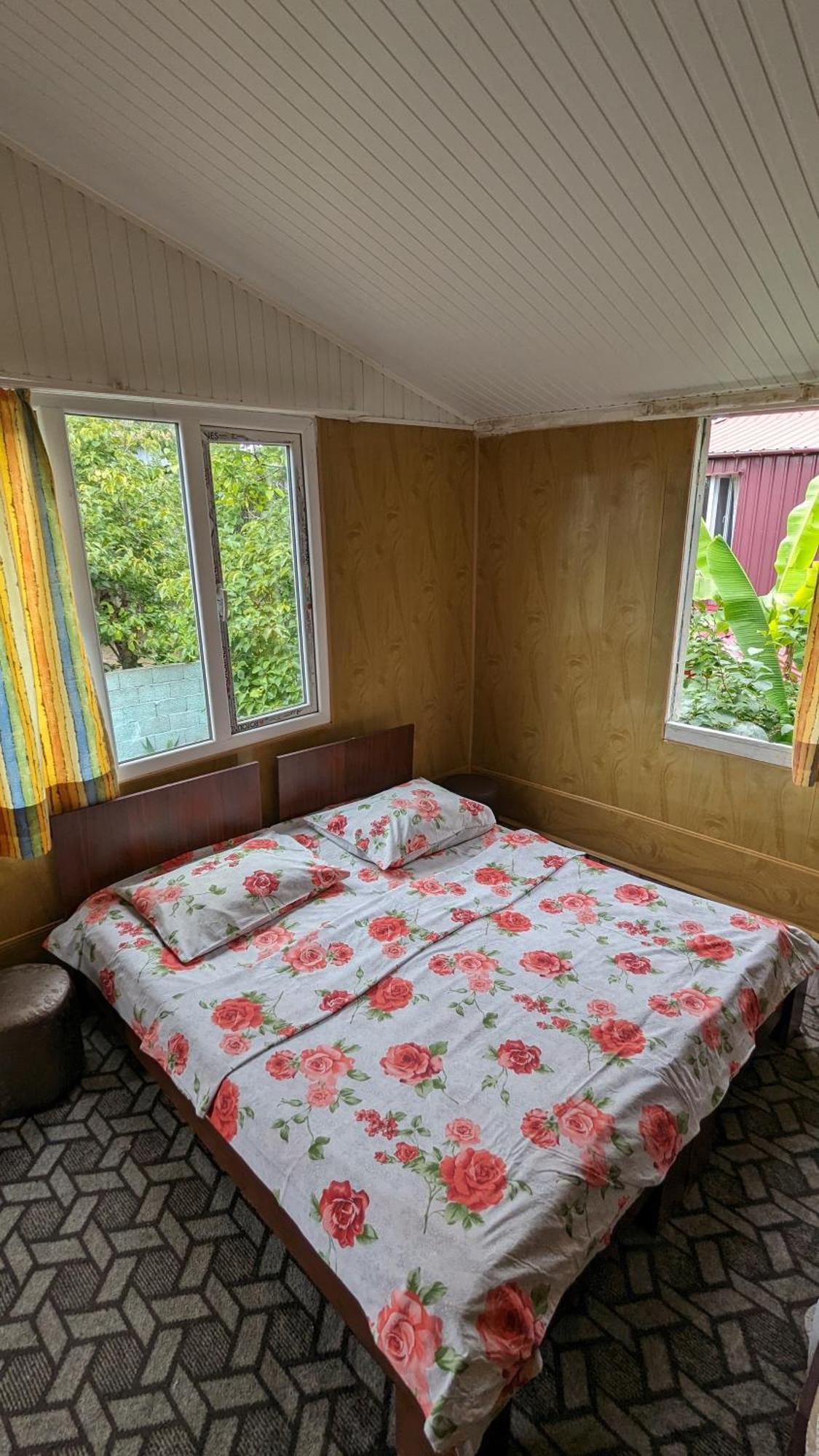 Mano'S Guest House Kobuleti Exterior photo